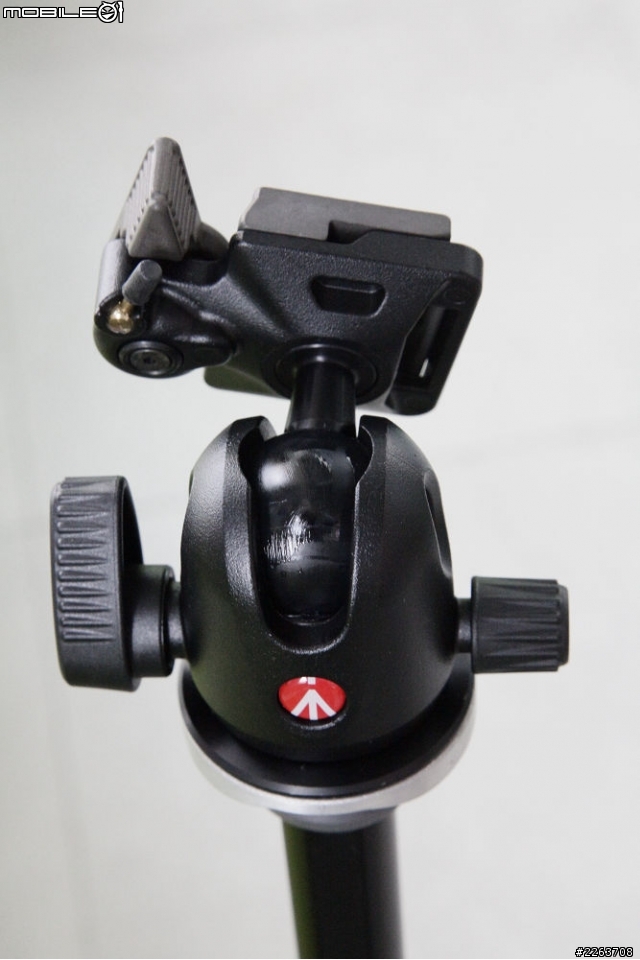 <開箱>午後大雨也要保持拉丁的自信與優雅。Manfrotto MK294超穩定腳架