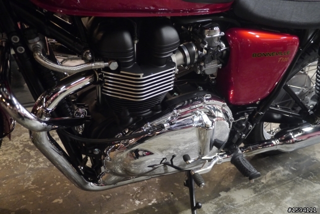 [開箱]紅白勝利號 TRIUMPH T100 夜間開箱 9/22更新多來一台鋼絲圈