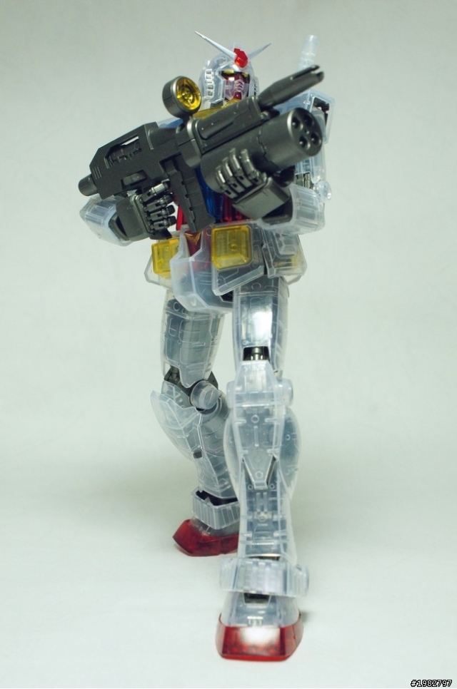 [分享] MG RX-78-2 Ver2.0 EXPO透明版