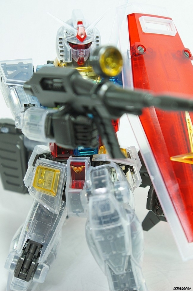 [分享] MG RX-78-2 Ver2.0 EXPO透明版