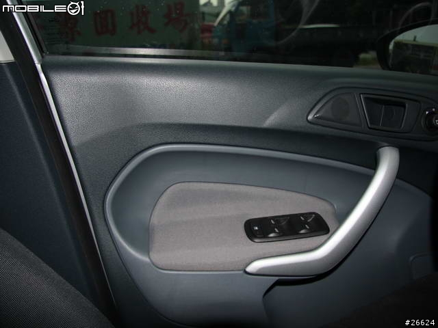 Ford FIESTA 1.6 4D 之林麥克駕馭心得 ~ 呼，花了6小時寫這篇第一次01試駕文章