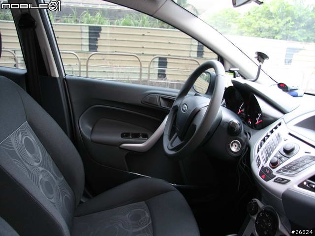Ford FIESTA 1.6 4D 之林麥克駕馭心得 ~ 呼，花了6小時寫這篇第一次01試駕文章