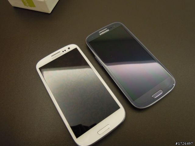 [開箱]「Samsung Galaxy SIII白得更有魅力!」+「藍白同堂相見歡」