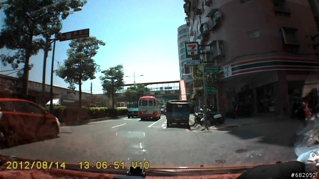 這兩天~WISH偽裝車在八里跑來跑去~~