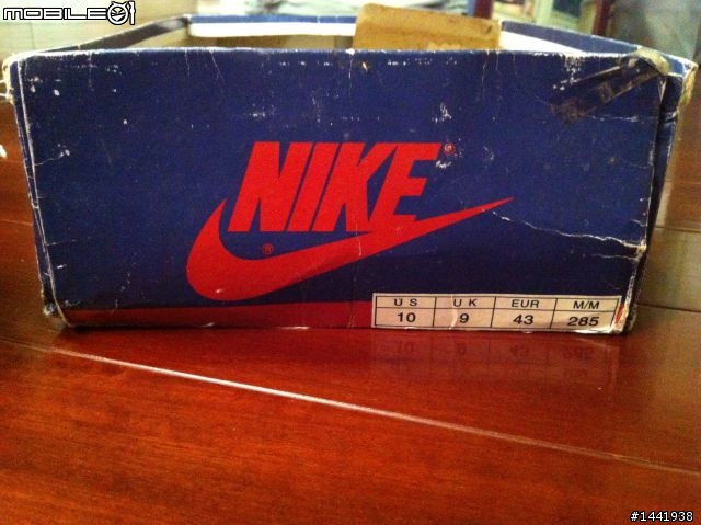 求助~ Air Jordan 1 請高人幫我鑑定這是不是1985年原版? 還是復刻?還是假的?