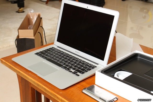 （開箱）2012 Macbook Air 開箱