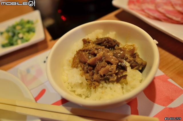 一鍋雙享受．小蒙牛麻辣養生鍋