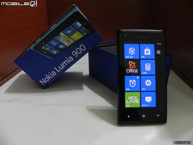 我和 Nokia Lumia 900 開箱心得and心得~