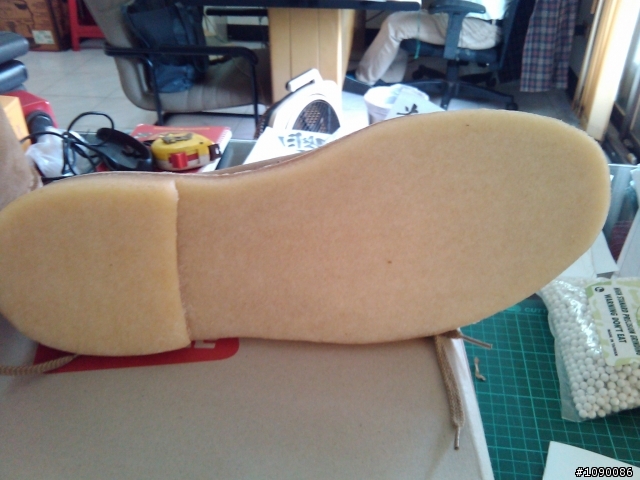 [開箱]Clarks Originals Desert Boot Oakwood Suede