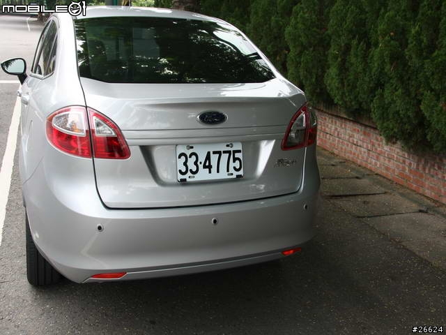 Ford FIESTA 1.6 4D 之林麥克駕馭心得 ~ 呼，花了6小時寫這篇第一次01試駕文章