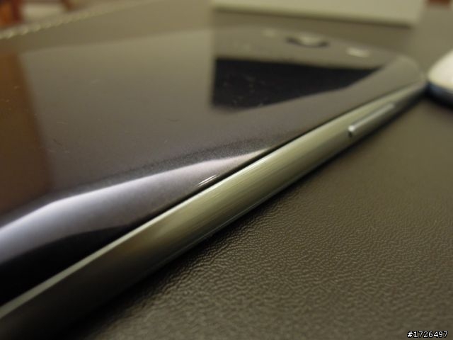 [開箱]「Samsung Galaxy SIII白得更有魅力!」+「藍白同堂相見歡」