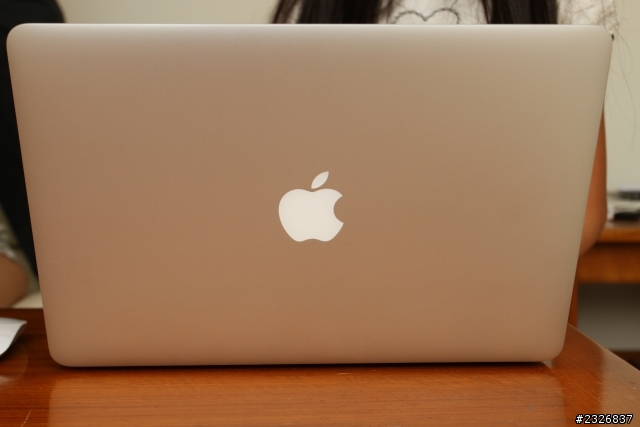 （開箱）2012 Macbook Air 開箱