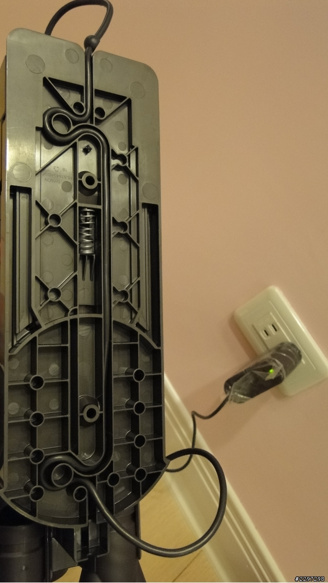 DYSON 輕型無線吸塵器 DC35 (開箱文)