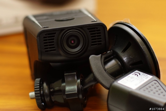 愛國者T7W (Patriot T7W)行車紀錄器開箱試用 and 全視線T5II畫質比較 (8/28增加濃霧影片and畫面擷取)