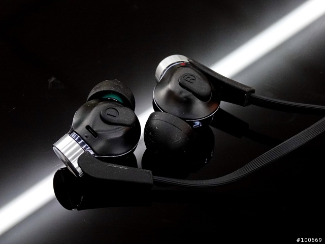 [開箱] 新貨到!! 重低音之新星 SONY MDR-XB90EX 開箱 + 簡單心得
