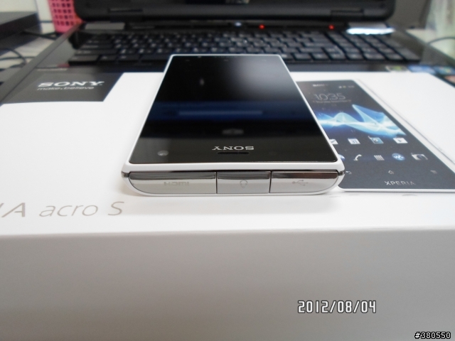 [開箱]找了一個晚上 ACRO S 白色 GET!!
