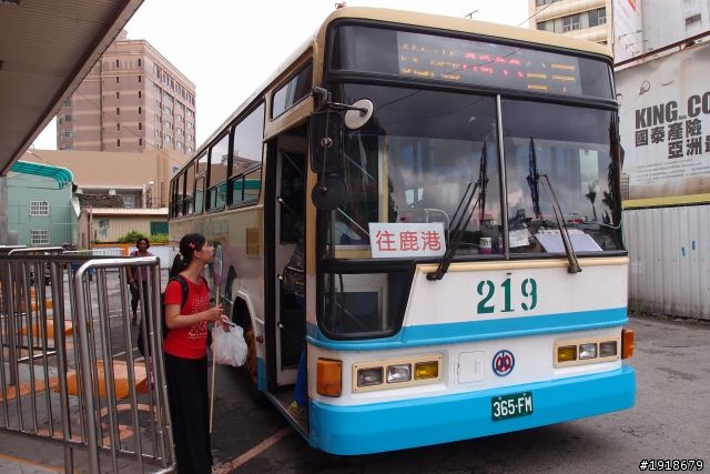 五天四夜行經13個觀光小城的坐公共運輸環島