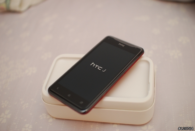 HTC J 開箱及HTC新一代與舊一代紅色手機PK