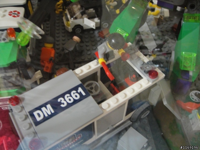 [分享] 床頭櫃上的LEGO~並請各位指點