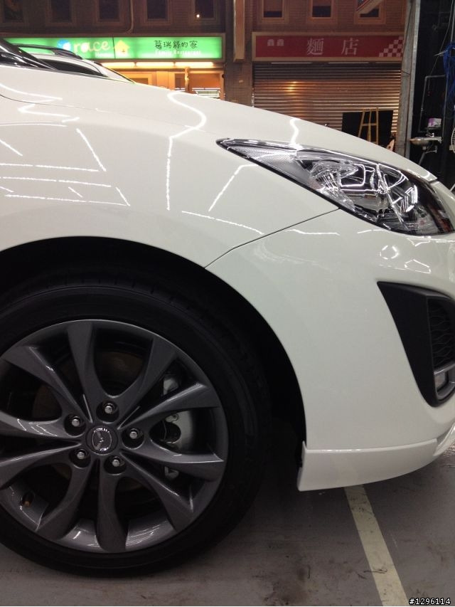 [圖]Mazada3 白色 2.5S 開箱...