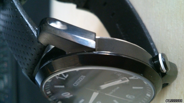 [分享] 新款CITIZEN Eco-Drive 星辰 光動能 AW0015-08E IP黑水晶玻璃皮帶腕錶 純圖開箱