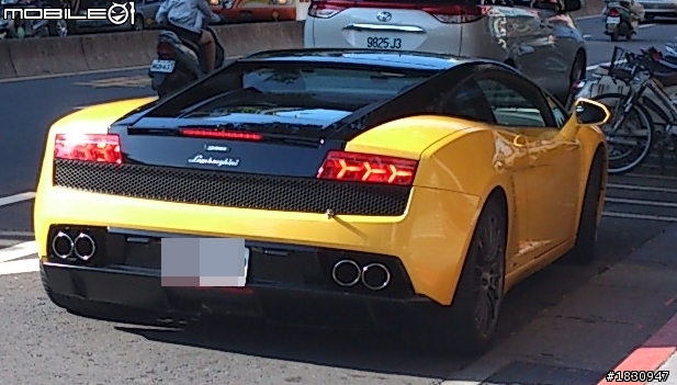 今天遇到Bicolore  有出LP550-2版本?