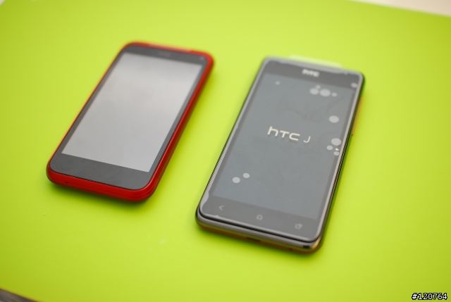 HTC J 開箱及HTC新一代與舊一代紅色手機PK