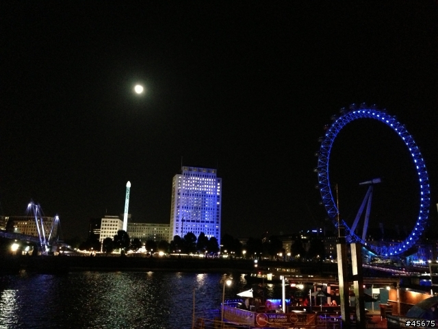 【低光源拍照比較】Apple iPhone5 v.s. hTC One S，同場加映Leica X1（補充心得）