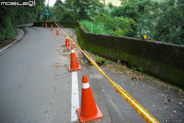 颱風後的巴陵山路