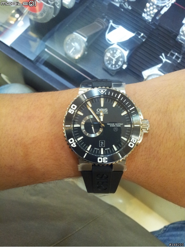 [開箱]2012.09.17 Oris Aquis【鈦】專業500米小秒針潛水機械腕錶-黑/46mm