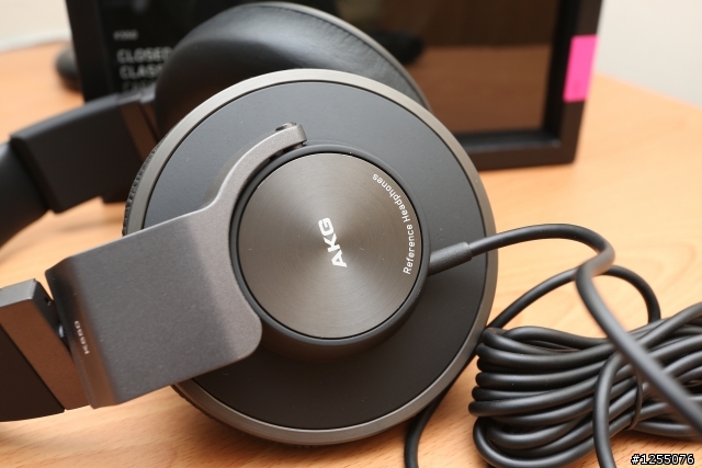 【開箱】AKG K550~均衡透明AKG新高端密閉式耳罩~