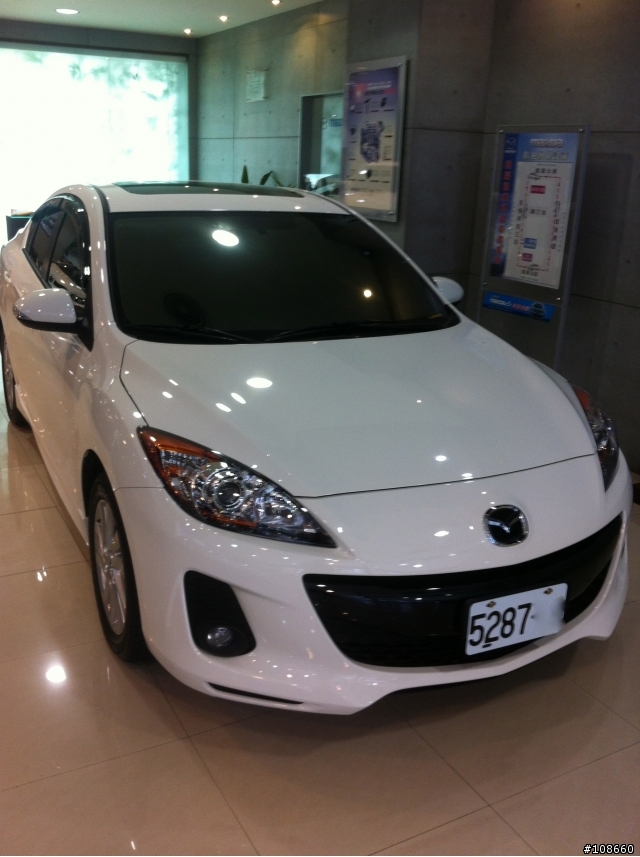 2012 新mazda3  2.0 四門 入手啦！！