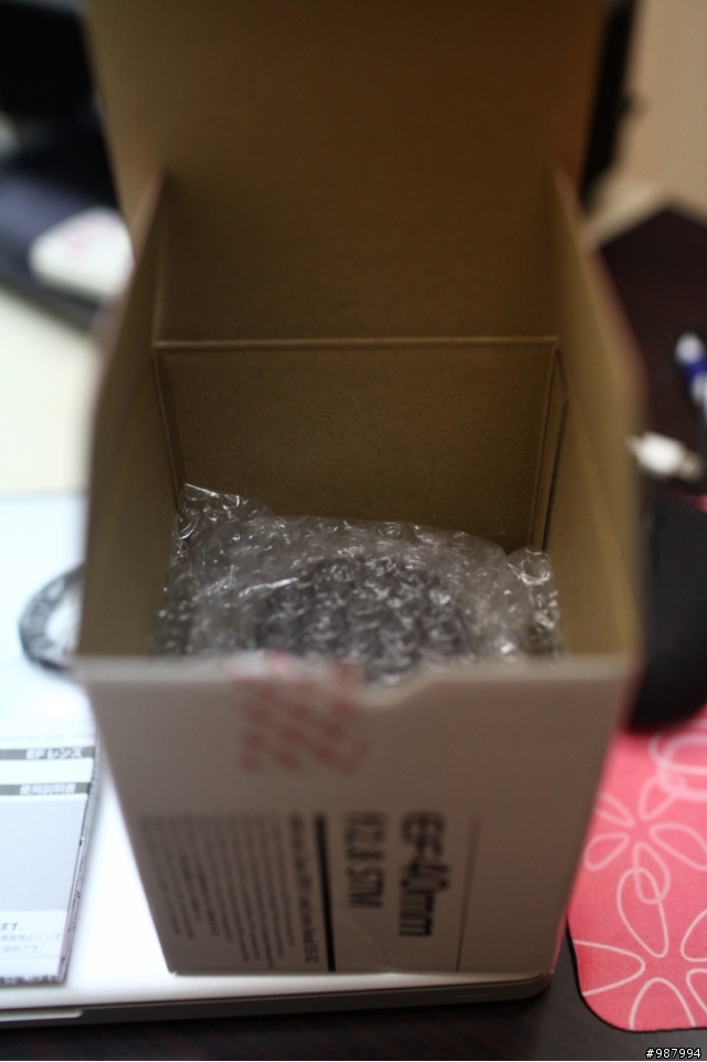 [開箱不評測] Canon 40mm f2.8 STM