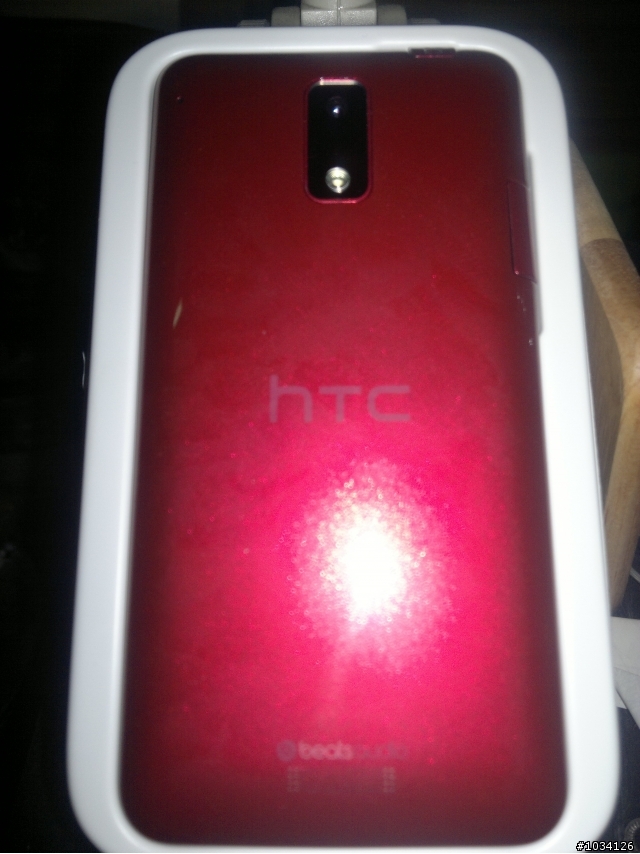 超簡單開箱    HTC J 紅