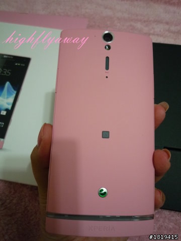 [開箱] Sony Xperia SL淺粉色炫目粉 [2012.09]
