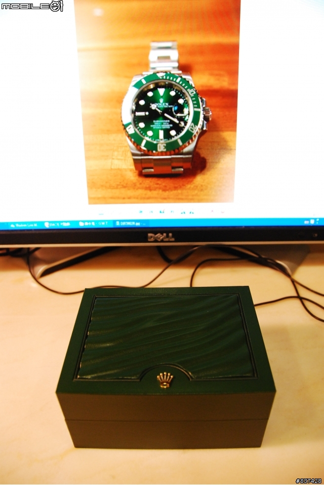 Submariner  date  116610LV