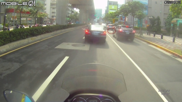 [請益] 關於汽車不能直行慢車道的規定