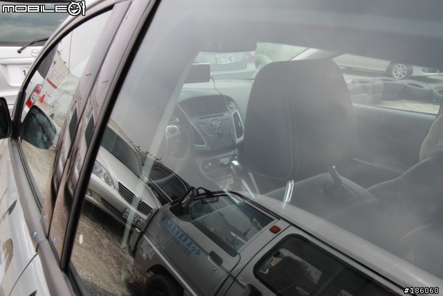 在草屯寶島時代村巧遇FOCUS MK3偽裝車