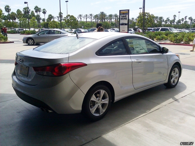 雙門版的Elantra....大家覺得好看嗎?
