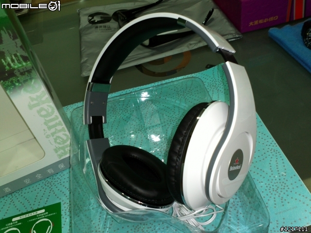 【開箱文】海尼根Heineken白色聖潮活動加購(偽)類潮牌中耳罩型耳機