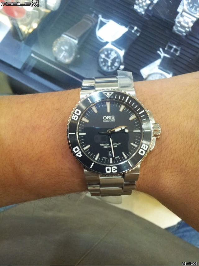 [開箱]2012.09.17 Oris Aquis【鈦】專業500米小秒針潛水機械腕錶-黑/46mm