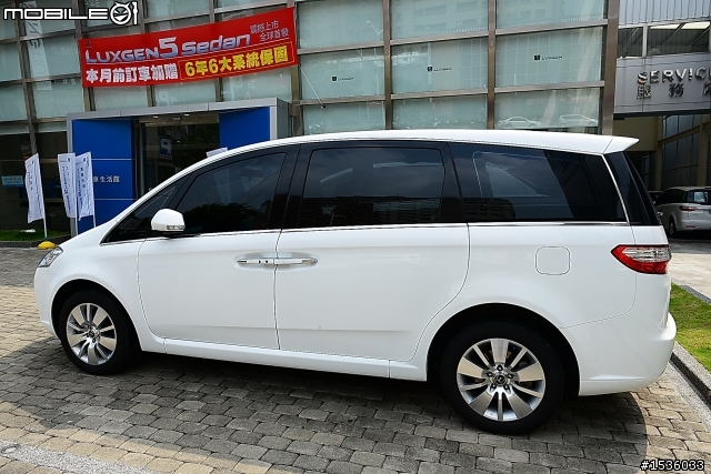 白色車萬歲：只是需要常洗車，感覺很累！