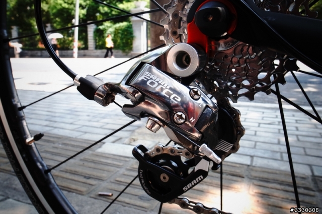 大陸品牌 TRIACE 車隊版碳纖公路車