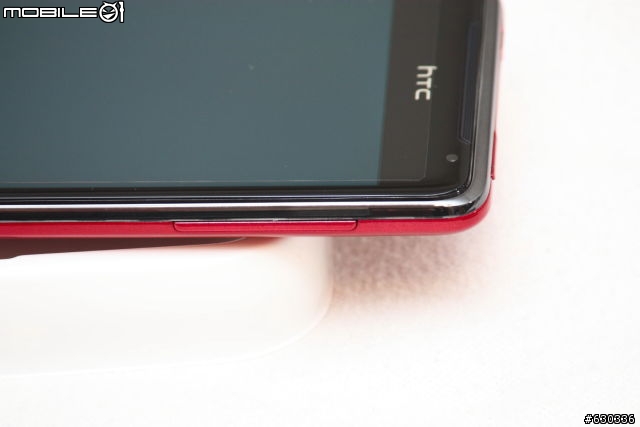 [開箱] HTC J 紅的明顯!