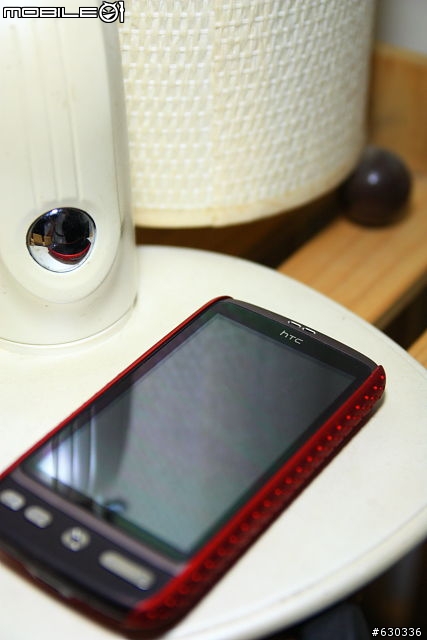 [開箱] HTC J 紅的明顯!