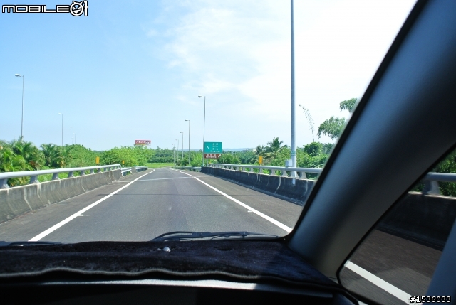 【正妹陪伴】Luxgen MPV定速110公里一公升10.5~11.5公里。