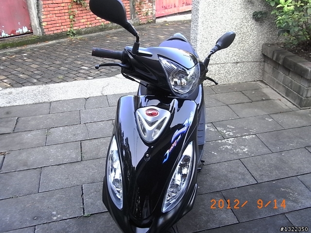 911-kymco V2+碟煞 黑 (開箱+後續保養+里程紀錄照)