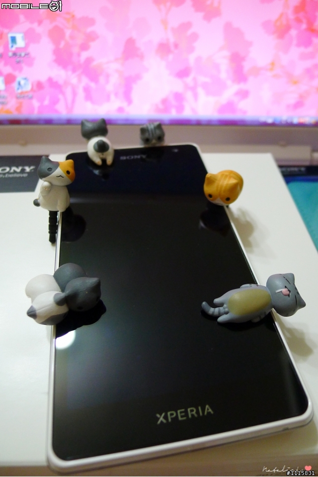 [相機室內外試拍] XPERIA TX開箱、Niconico貓耳塞拆封文、Ferrari 交接功成身退..感謝你!