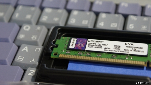 金士頓 8GB DDR3-1333 *2 (單條入手價 799)