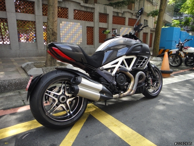 (代友PO)鬼月交惡魔車 DUCATI DIAVEL AMG 正是惡魔鬼